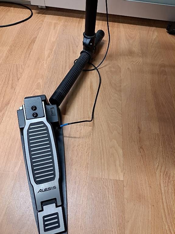 Alesis Instruments de musique: Alesis Einsteiger E-Drum – D'occasion à Birmenstorf AG par Hexxor 3