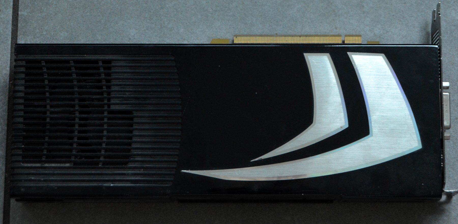 Nvidia Grafikkarten: NVIDIA GeForce 9800 GX2 GDDR3 1Gb PCi-E – Gebraucht aus Collonges von arashee