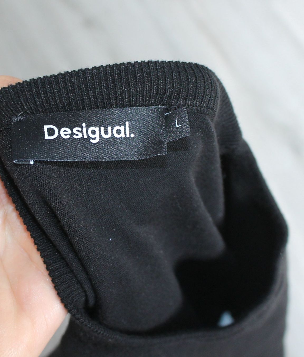 Desigual Maglioni & Felpe: Pullover court DESIGUAL taille L – Usato da Chez-le-Bart venduto da jasse 3