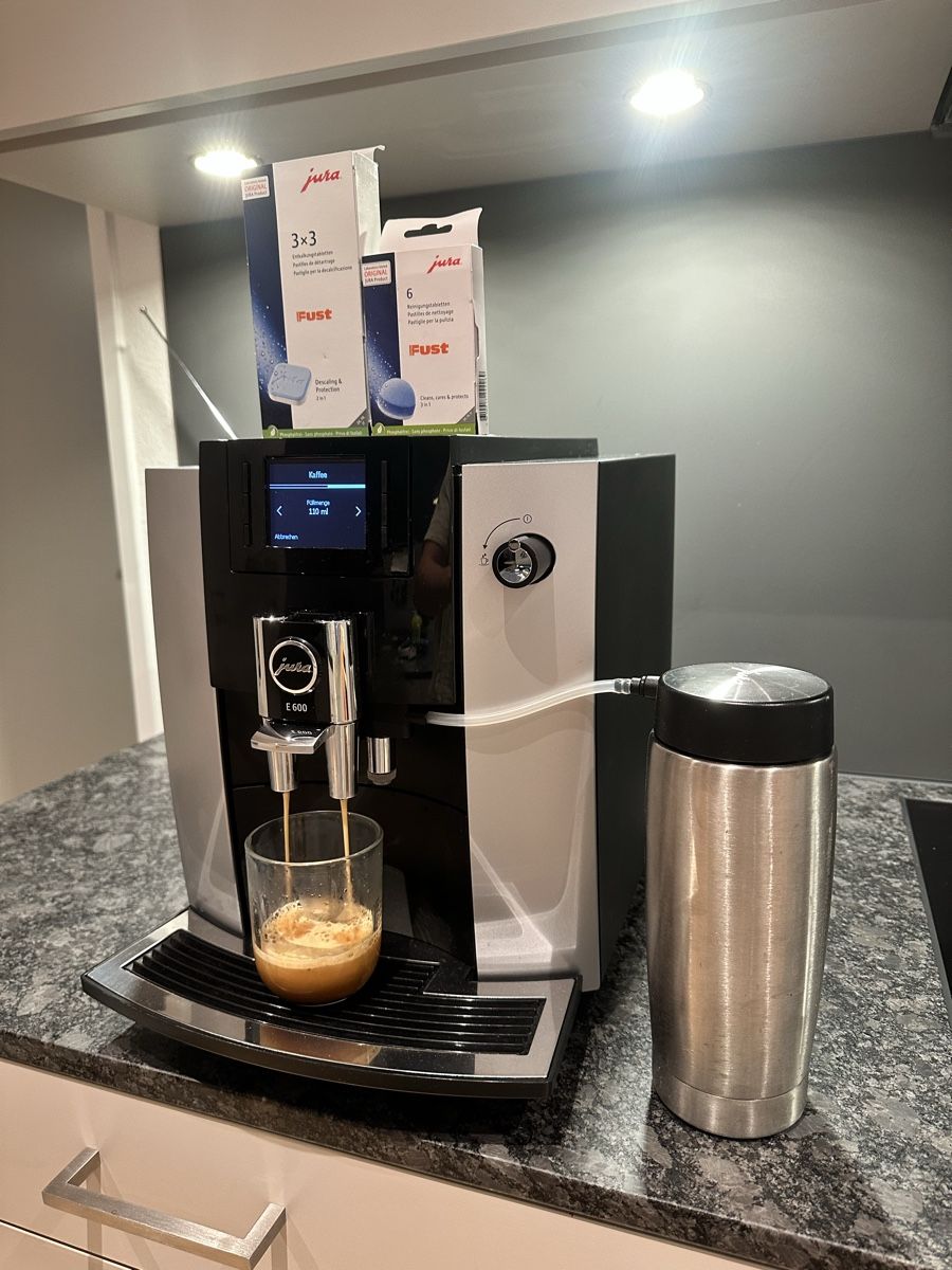 Jura Kaffeemaschinen & Espressomaschinen: Jura E600 ab Service – Gebraucht aus Bern von AliceHo 2