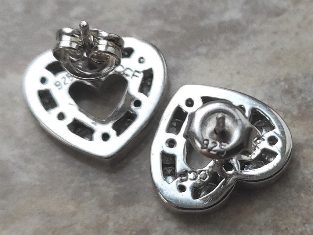 Orecchini pendenti & Orecchini a lobo: Herzförmiger Ohrstecker Silber 925 – Nuovo (secondo la descrizione) da Miège venduto da gitarro68 2