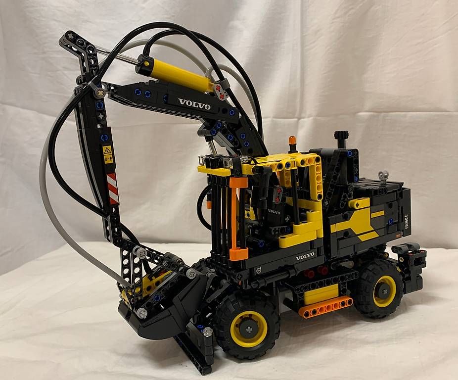 Lego Kit di costruzioni: Lego Technic Volvo EW160E Bagger – Usato da Meikirch venduto da meineangebote