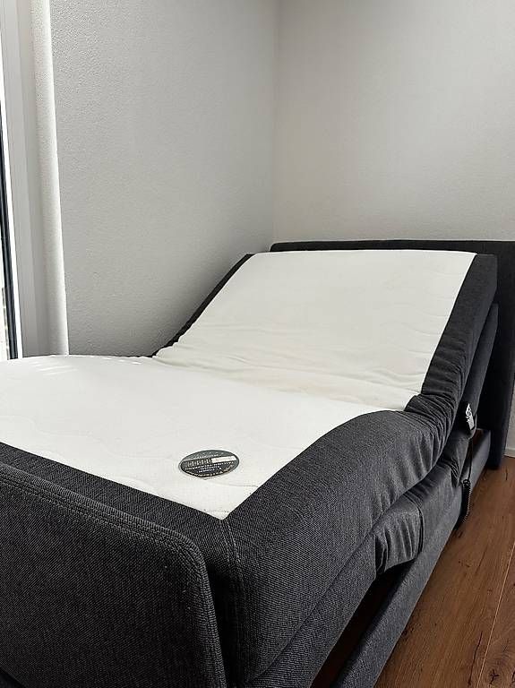 Betten: Elektrisch verstellbares Boxspringbett – Gebraucht aus St. Gallen von farahmah 3