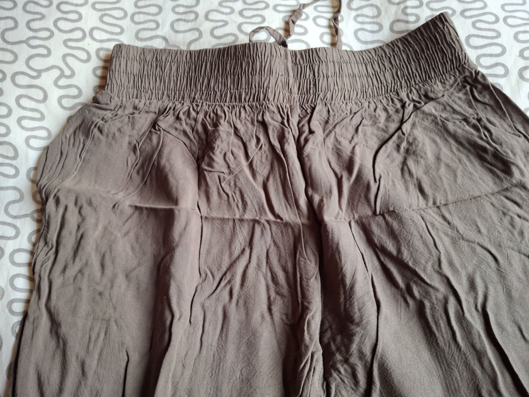 Hosen: Pantalon léger vert olive taille XS/S marque Chicorée – Gebraucht aus Villiers von san_jn5w 1