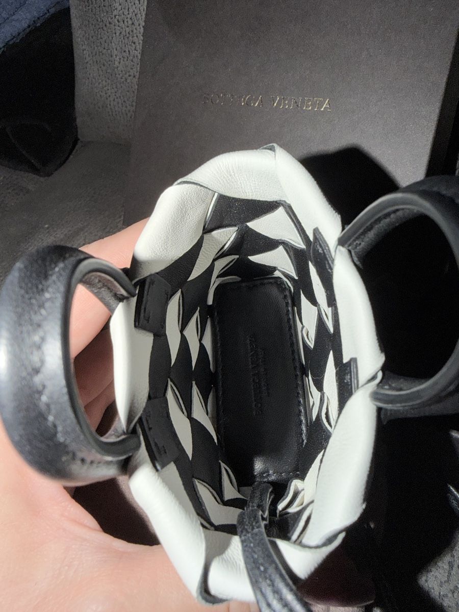 Bottega Veneta Sacs femmes: Bottega Veneta Leder Charm – D'occasion à Zetzwil par April99 2