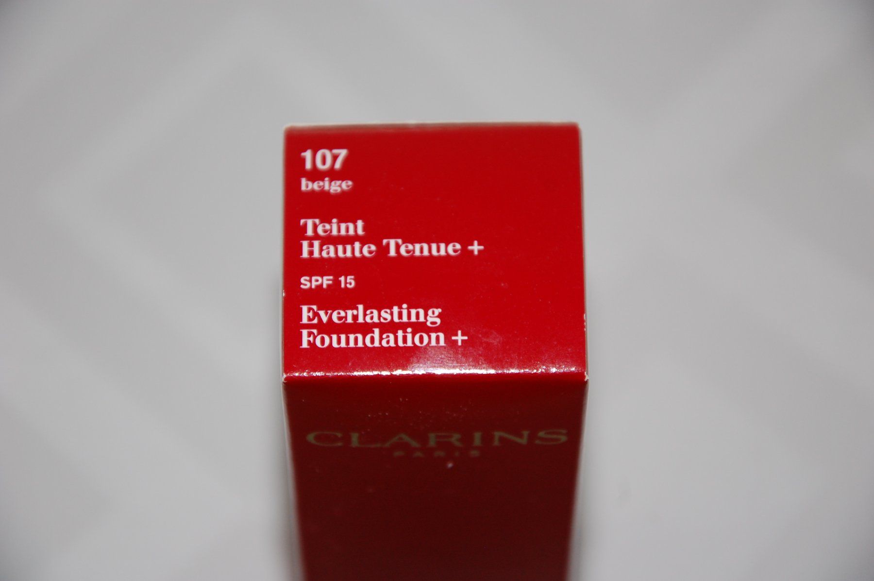 Clarins Make-up: NEUE Clarins Everlasting Foundation 107 beige – Nuovo e nell'imballaggio originale da Langenthal venduto da blueskye01 2