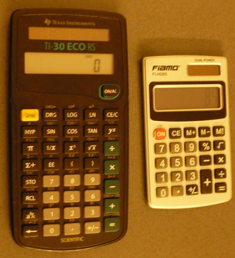 Texas Instruments Calcolatrici tascabili: 2 Taschenrechner – Usato da Ruggell venduto da Btt