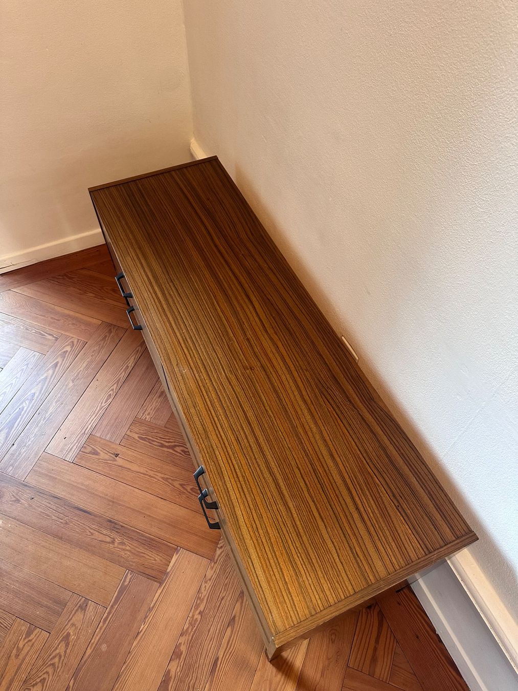 Cassettiere: Commode basse vintage 4 tiroirs – Usato da Lausanne venduto da jul_v9ht 4