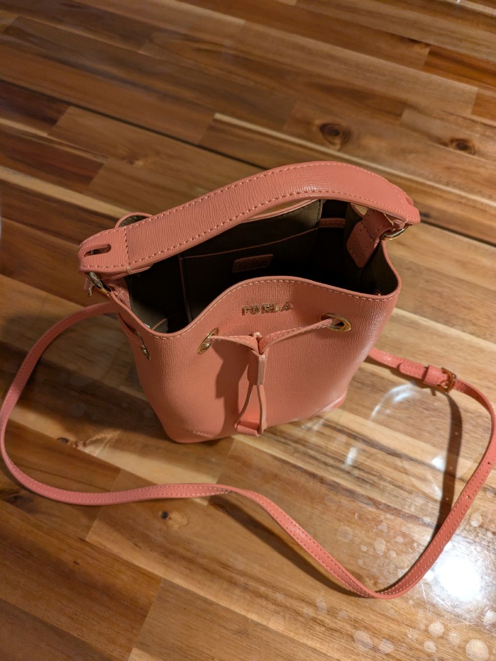 Furla Altro in  Abbigliamento & Accessori: Sac à bandoulière FURLA – Nuovo (secondo la descrizione) da Le Mont-sur-Lausanne venduto da elv_yyl8 1