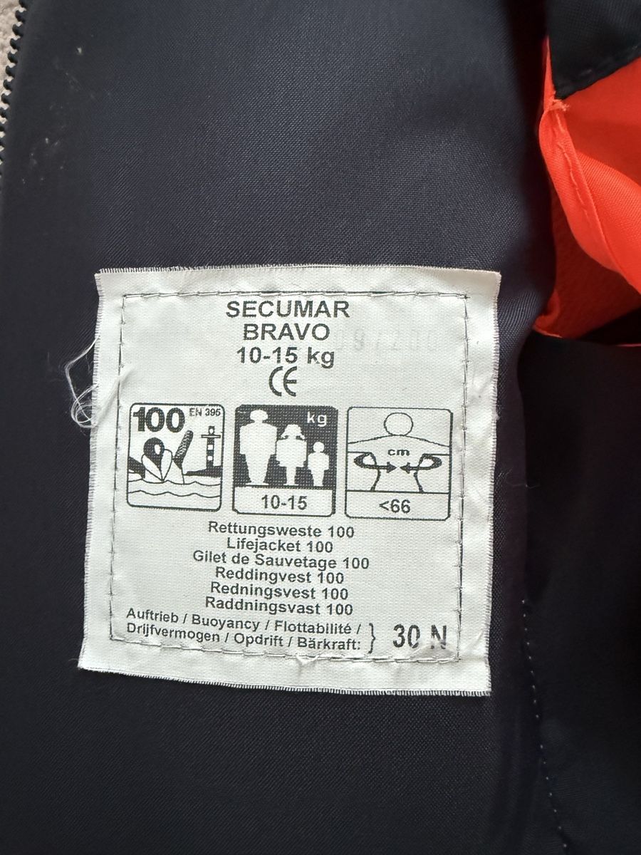 Giubbotti di salvataggio: Rettungsweste 10-15 kg  – Usato da Oberuzwil venduto da SaMa1986 1