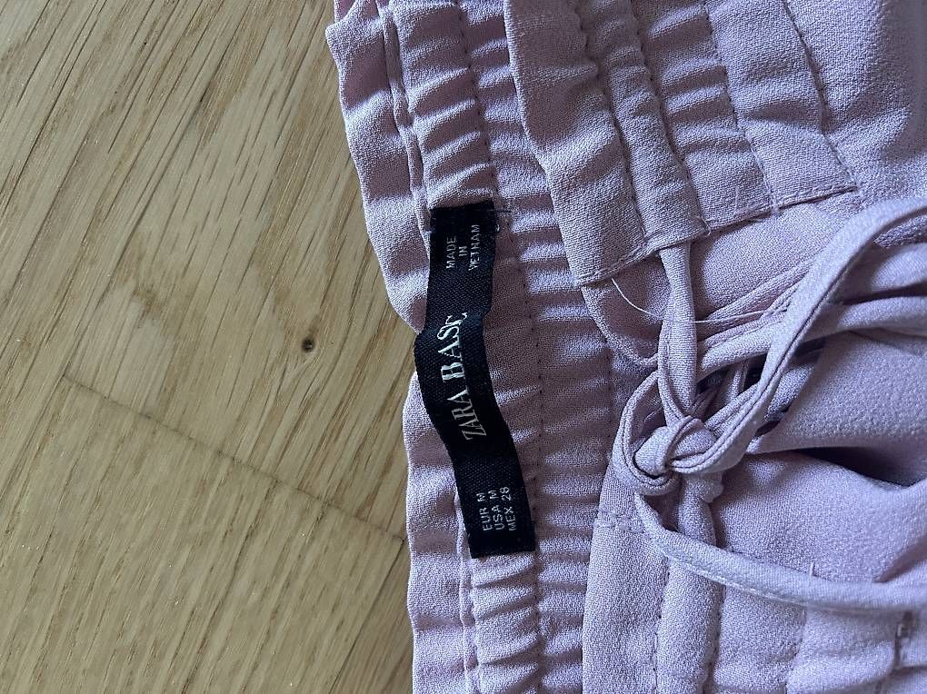Pantaloni: Hose Zara rosa – Usato da Zürich venduto da Claudi823 1