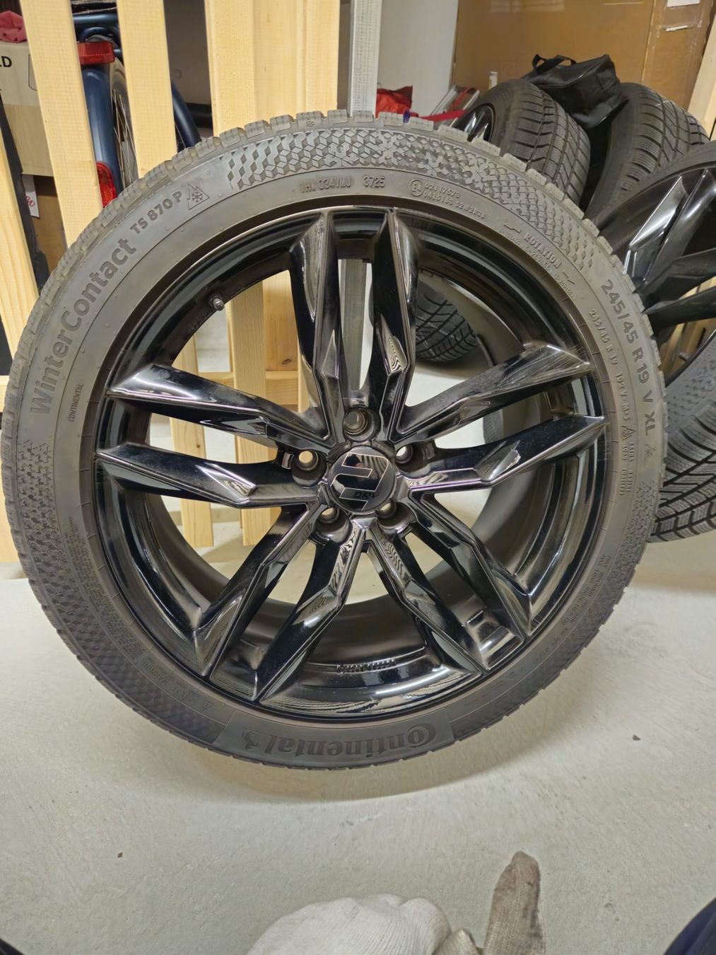 Continental Pneus & Kompletträder: Winter Kompletträder Continental 245/45/R19 – Gebraucht aus Uster von mechanicall_01 5