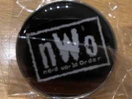 New World Order Pin Anstecker  Punk Metal Rock Band