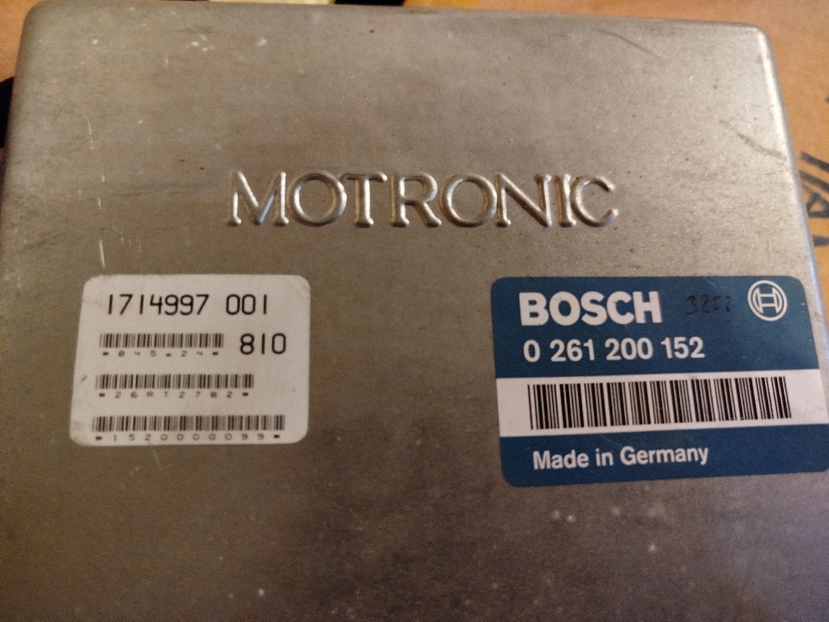 BMW Tutti pezzi di ricambio auto: boitier électronique Bmw E30 325  – Usato da Neuchâtel venduto da lyd_67kk