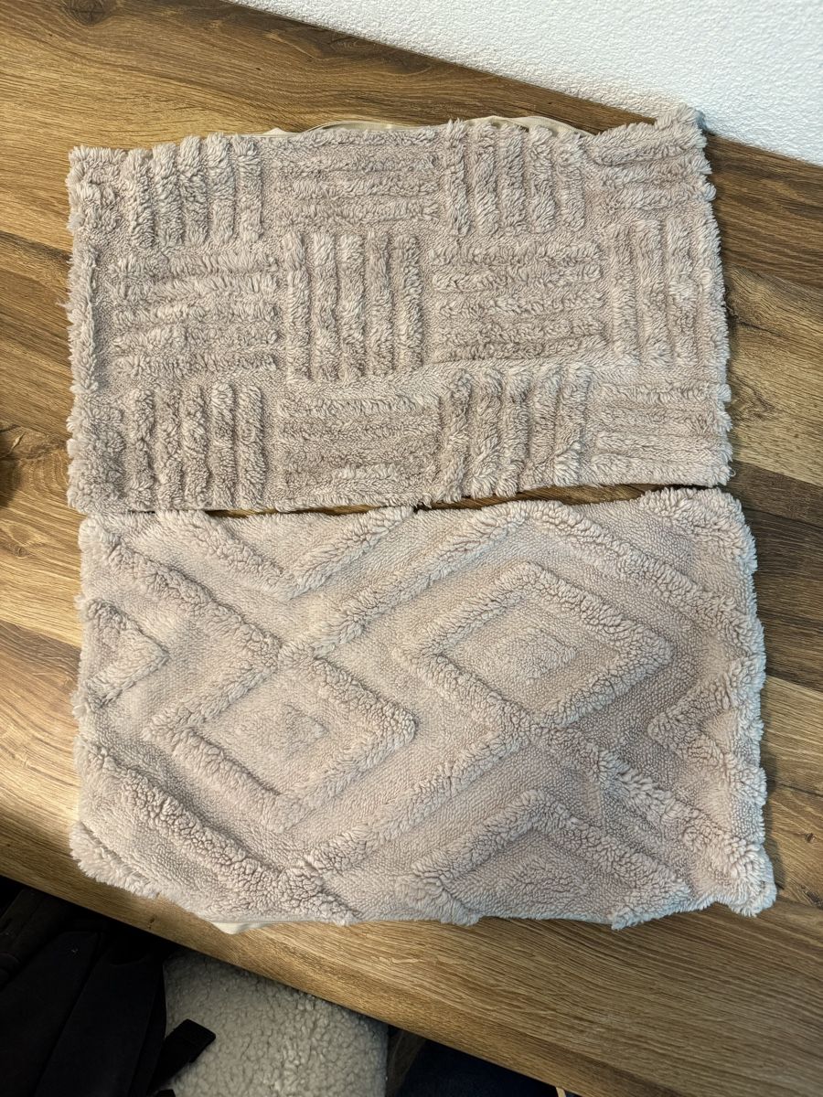 Cuscini: Diverse Kissenbezüge beige – Nuovo (secondo la descrizione) da Burgdorf venduto da lar_v9t6 1