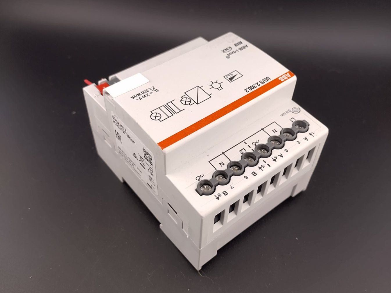 ABB Interruttori: ABB UD/S 2.300.2 KNX Dimmaktor – Usato da Winterthur venduto da Hint17 3