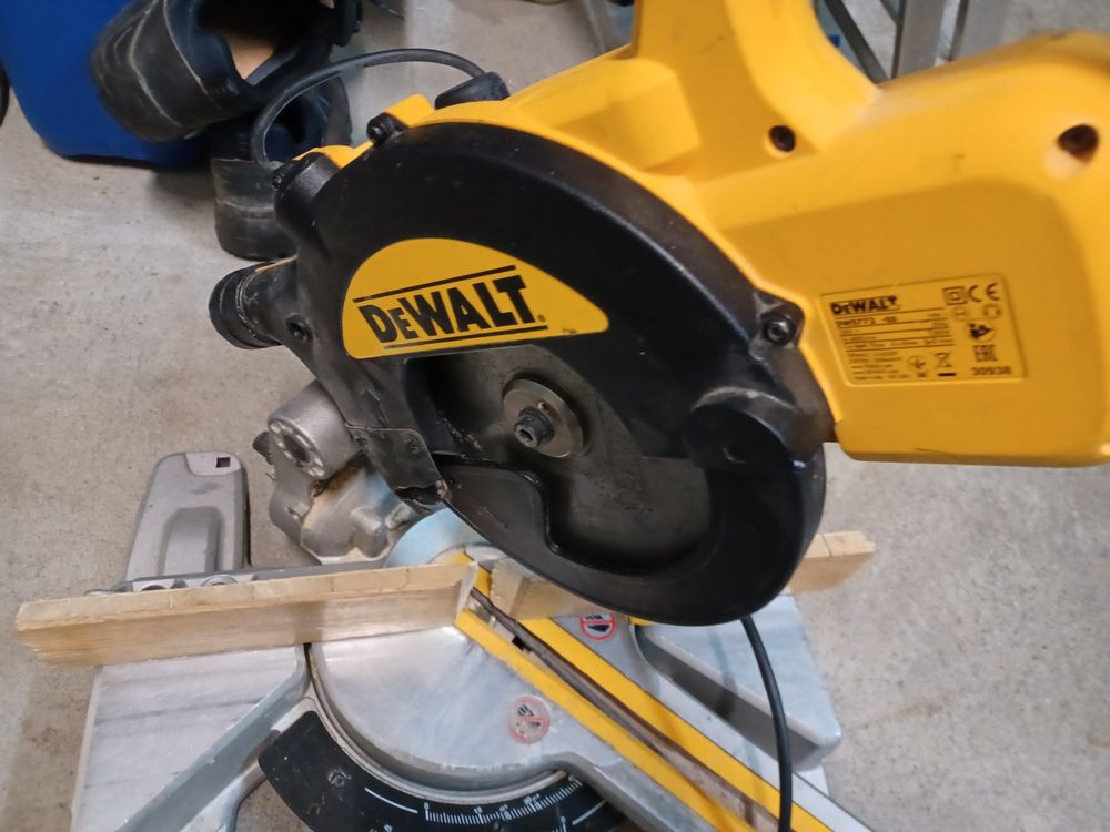 DeWalt Fräse | Kaufen auf Ricardo