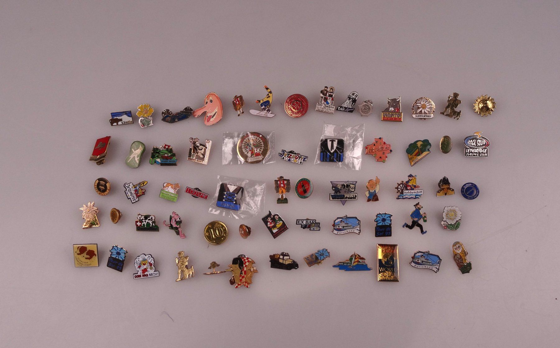 Placchette & Badge: Pins-Konvolut – Usato da Volketswil venduto da brockipfannenstil