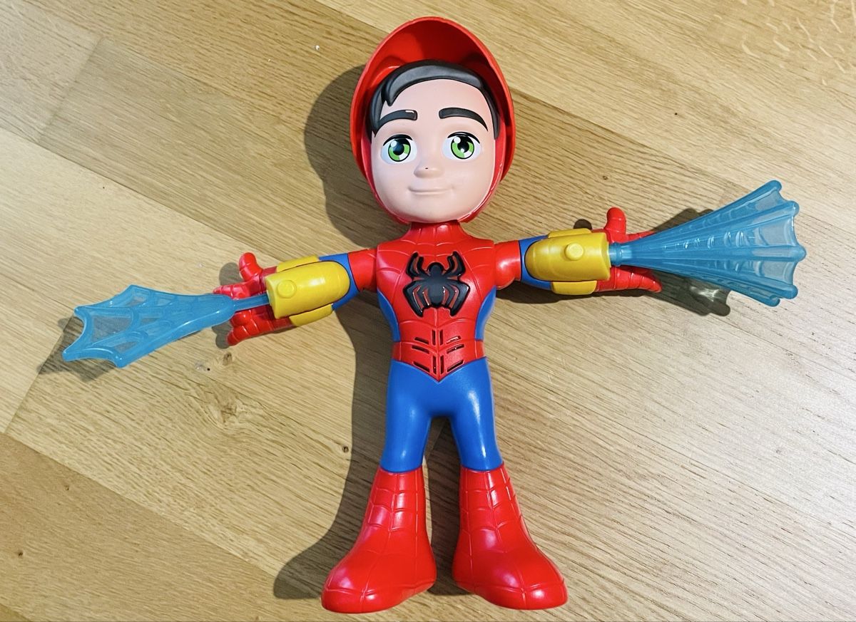 Kleiderpakete: Marvel Spiderman Bundle, with action figure included! – Gebraucht aus Zollikerberg von BS.SM 5