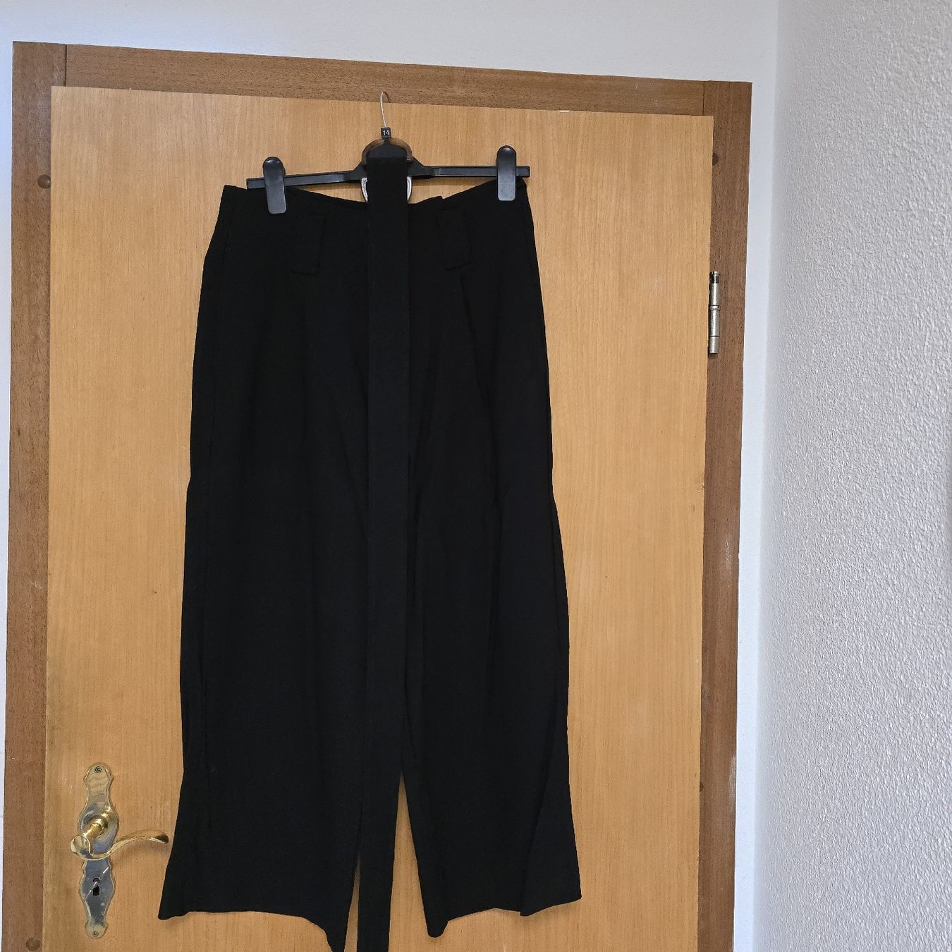 Vero Moda Pantaloni: Neue; Schwarze Culottes Hose, Gr. 42 – Nuovo e nell'imballaggio originale da Zwingen venduto da Geip