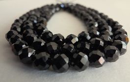 Spinell facettiert schwarz 4mm. Strang