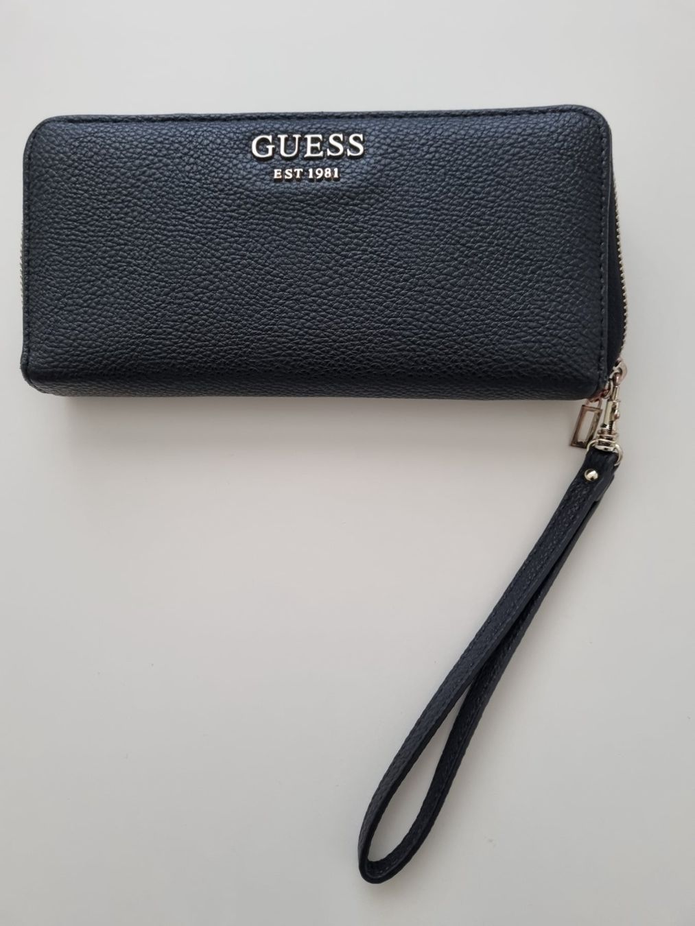 Guess Portefeuilles: GUESS PORTEMONAI SCHWARZ – D'occasion à Zofingen par Felpa