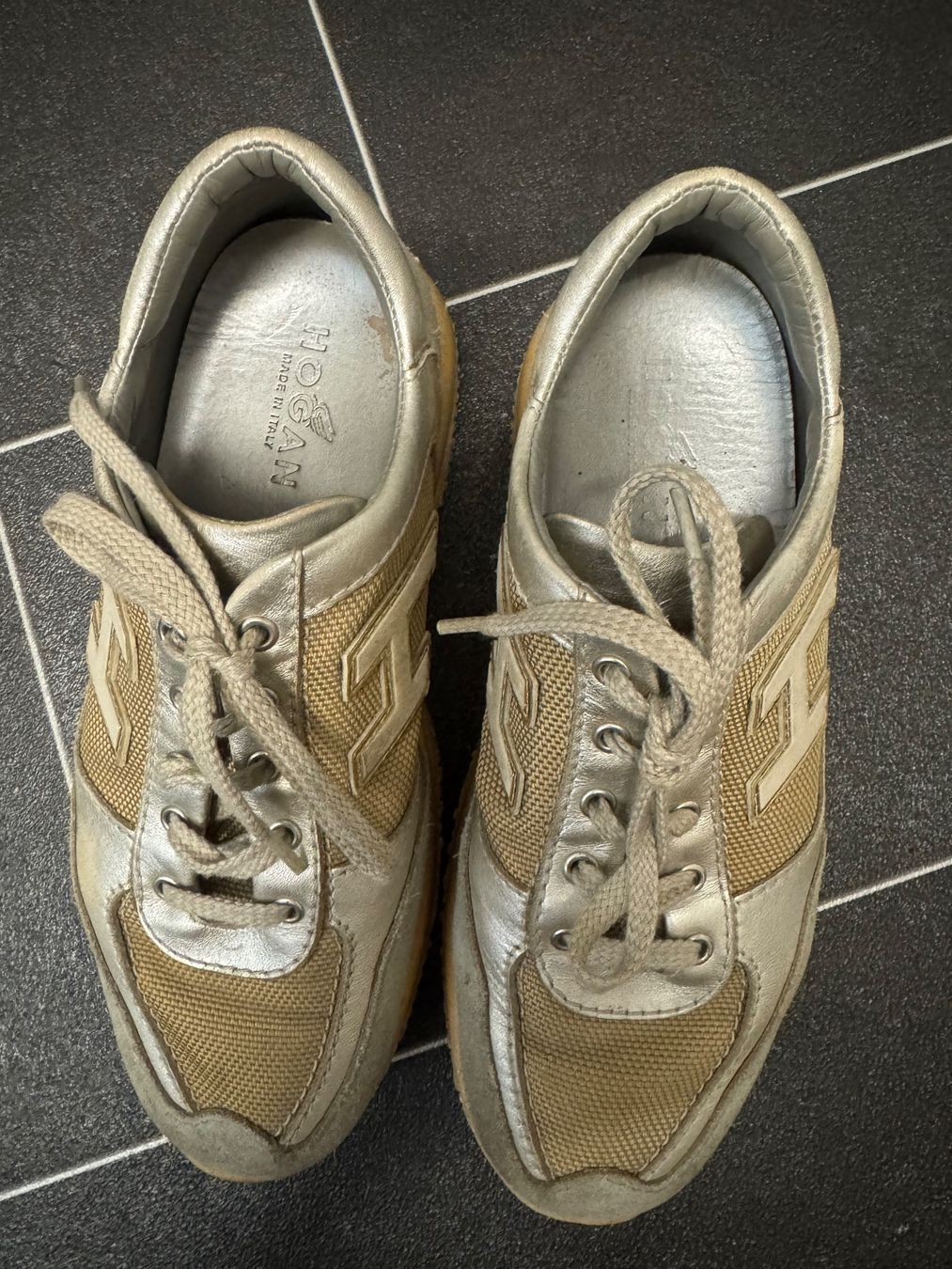 Hogan Scarpe da donna: Original HOGAN Interactive Sneaker - Silber/Beige Gr 34- 35 – Usato da Frenkendorf venduto da Style365 1