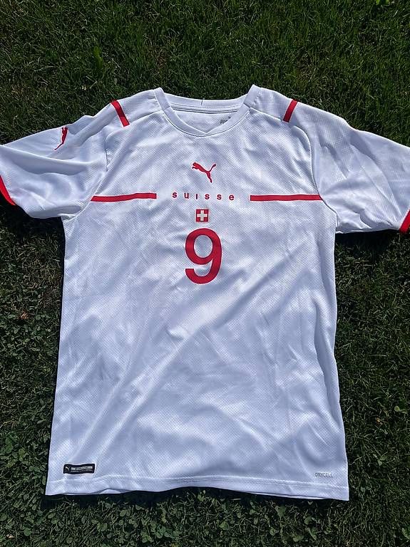 Leibchen & Hosen: Nati Trikot Schweiz, Grösse M – Gebraucht aus Nottwil von mit_7x97