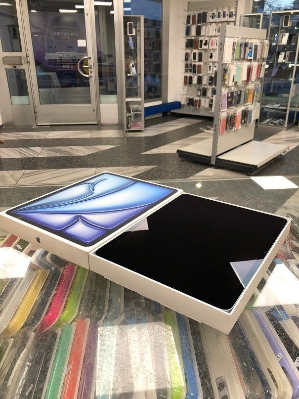 Apple Tablet PC: IPAD AIR 13" M3 256GB 5G WIFI+CELLULAR LADEZYKLEN "7"!!!!!! – Gebraucht aus Zürich von Handymarkt