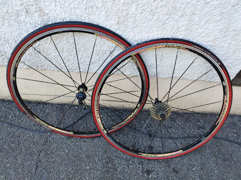 Roue Avant 700C Record - Jante SUPER CHAMPION - Boyau - Occasion