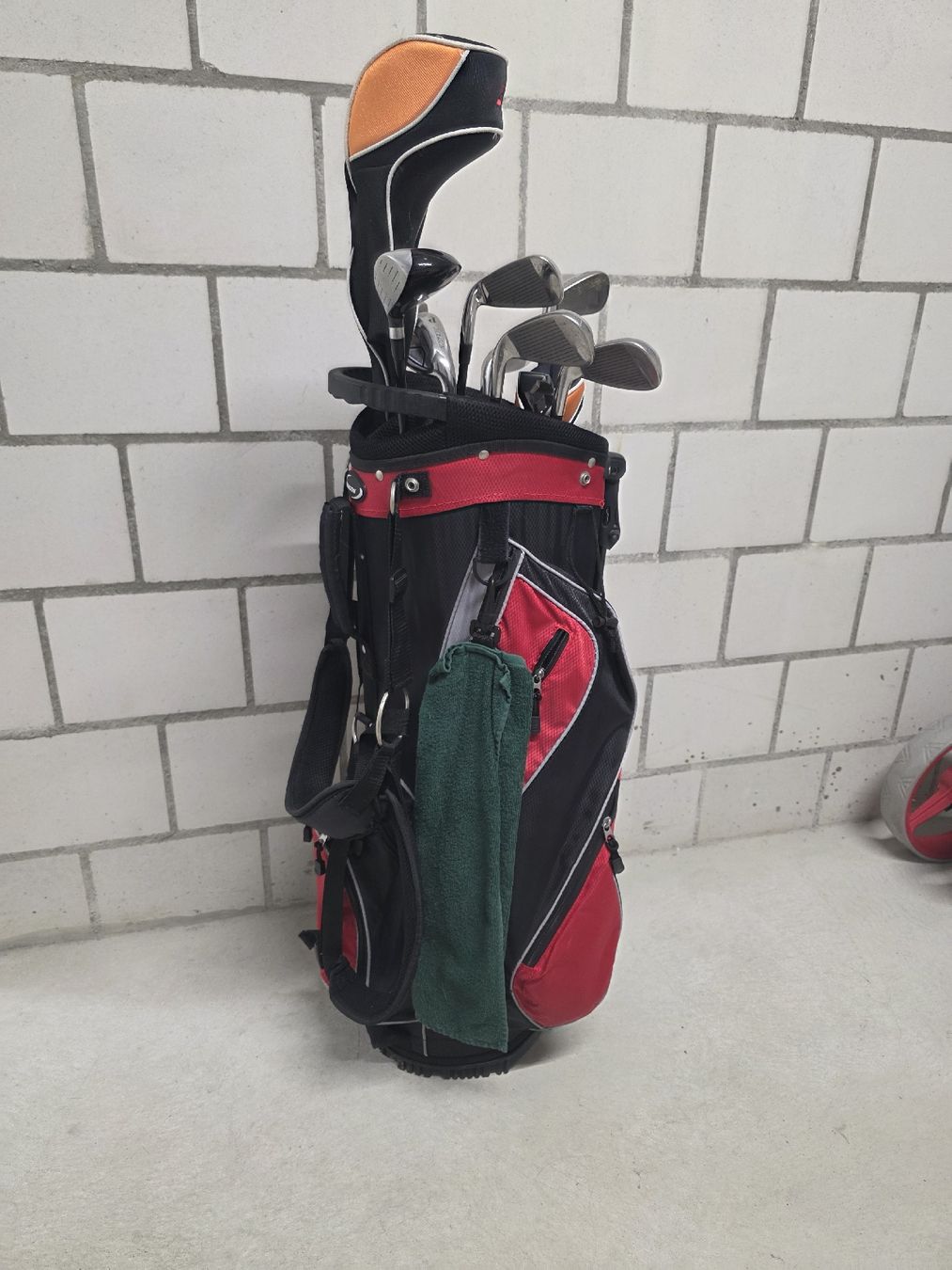 Clubs & Sets: Golfschläger Set mit Tasche gebraucht – D'occasion à Untersiggenthal par HK-D 1