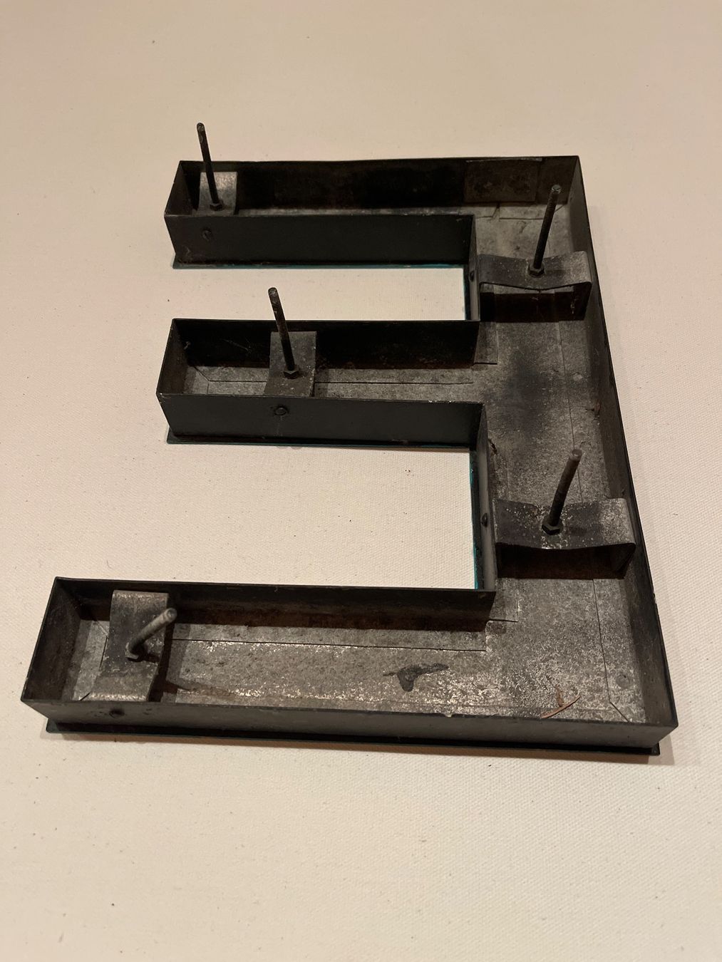 Toutes les décorations: Alublech-Buchstabe E – D'occasion à Thalwil par alfons03 1