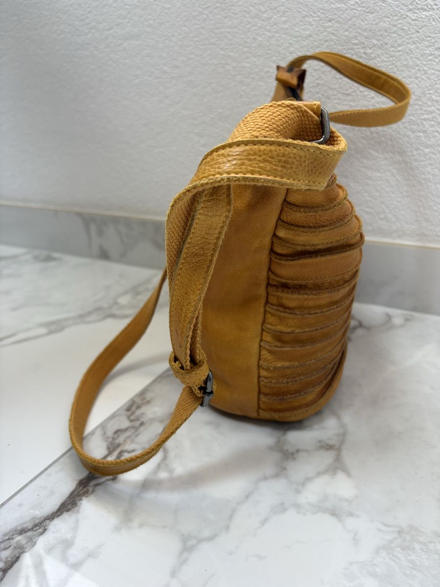 FredsBruder Borse da donna: Süsse Tasche von FredsBruder- Farbe Curry – Usato da Estavayer-le-Lac venduto da Mimmy02 1