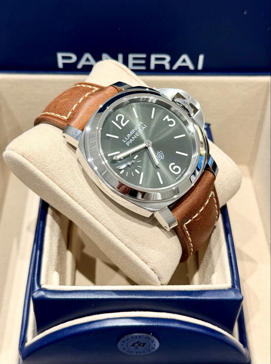 Panerai Uhren: Panerai Luminor Logo Green NEW – Neu (gemäss Beschreibung) aus Zürich von WATCHROOM 1