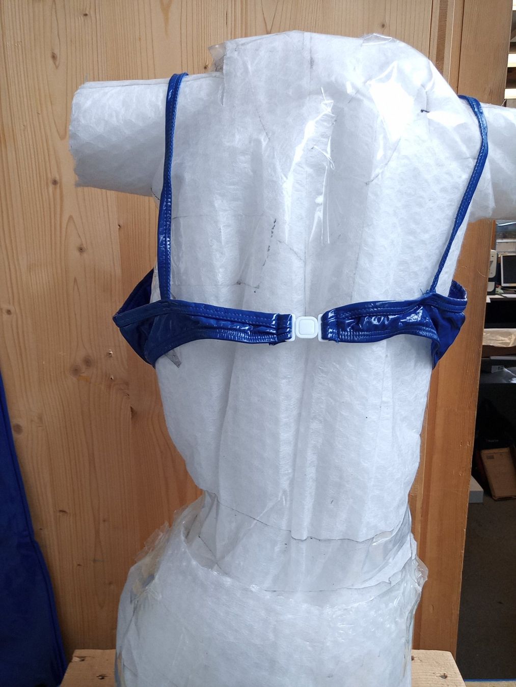 Kostüme: Heisser 2 Teiler im Latex Look – Gebraucht aus Wängi von Ladys_First 4