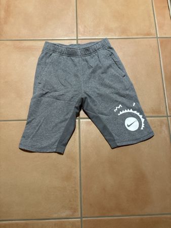 Shorts Nike Therma-Fit gris taille S bon état