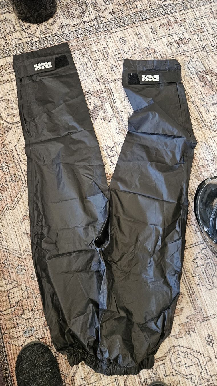 Pantaloni: BSS Regenhose Grösse XL schwarz neu – Nuovo (secondo la descrizione) da Bülach venduto da winzelerdavid