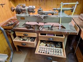 Tour a métaux. Machine à tourner d'occasion