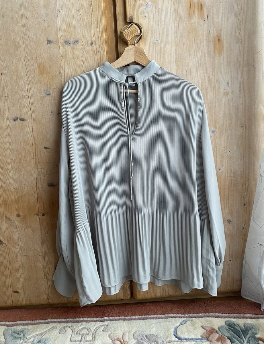 H&M Blusen: Schöne Plissé Bluse Gr. S – Gebraucht aus Zürich von Eb_ 2