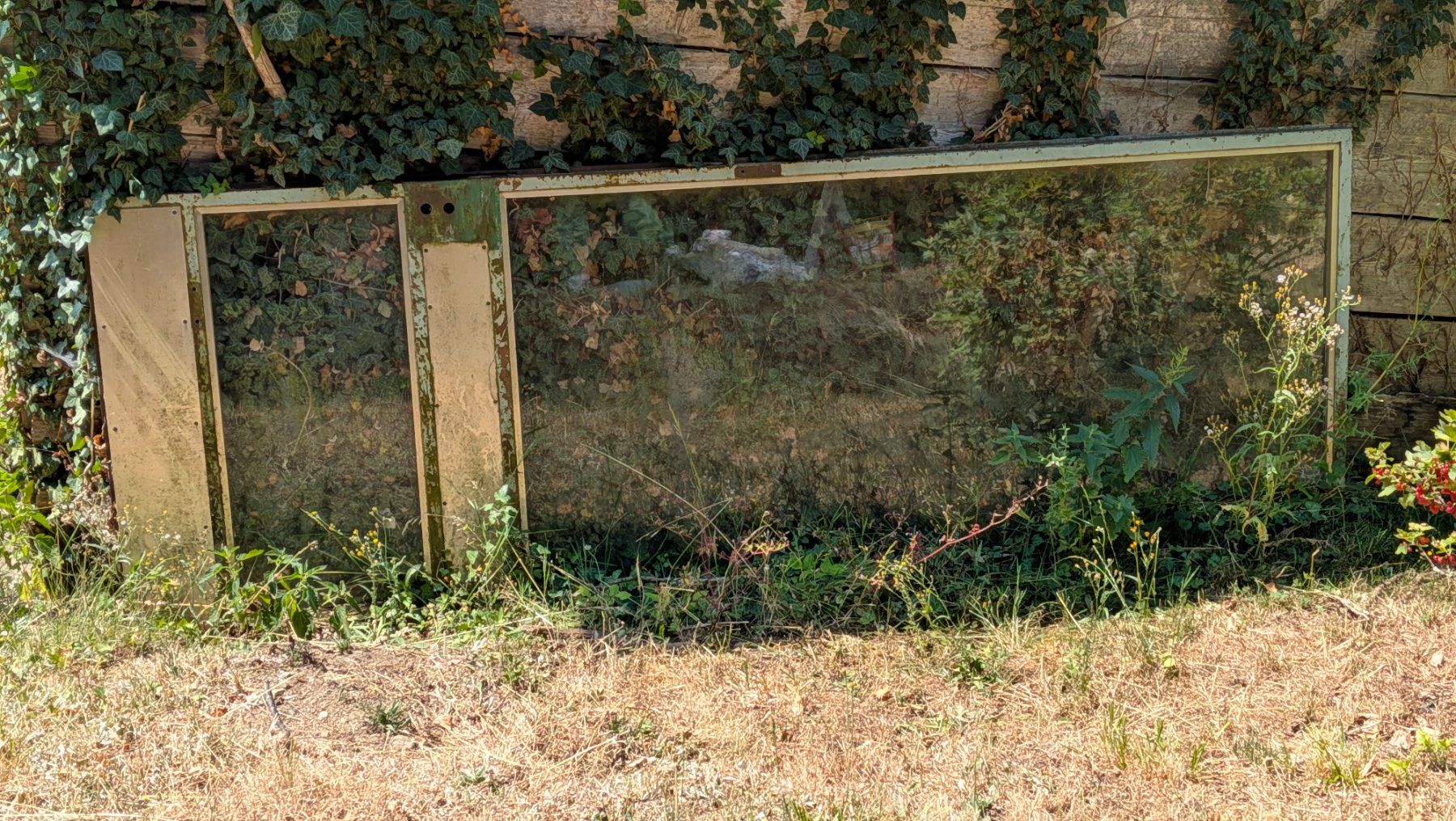 Türen: Türe Metall mit Glas ca. 276x100cm – Defekt aus Thun von Mirweb