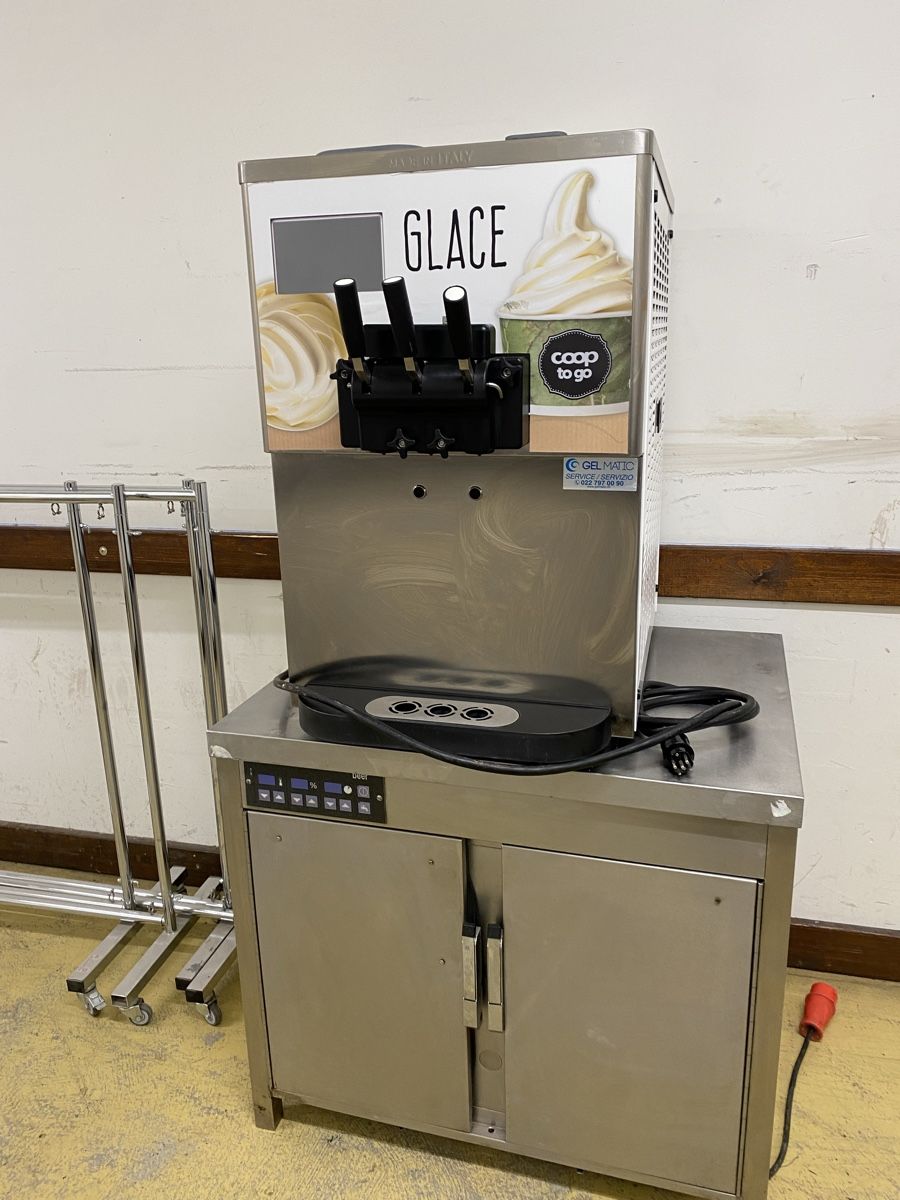 Elettrodomestici da cucina: Glacemaschine – Usato da Dietikon venduto da dia_y8y5