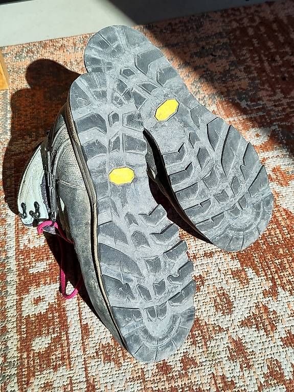 Meindl Scarpe da donna: Wanderschuhe Meindl Tonale GTX 39,5 – Usato da Fahrweid venduto da Bababo000 2