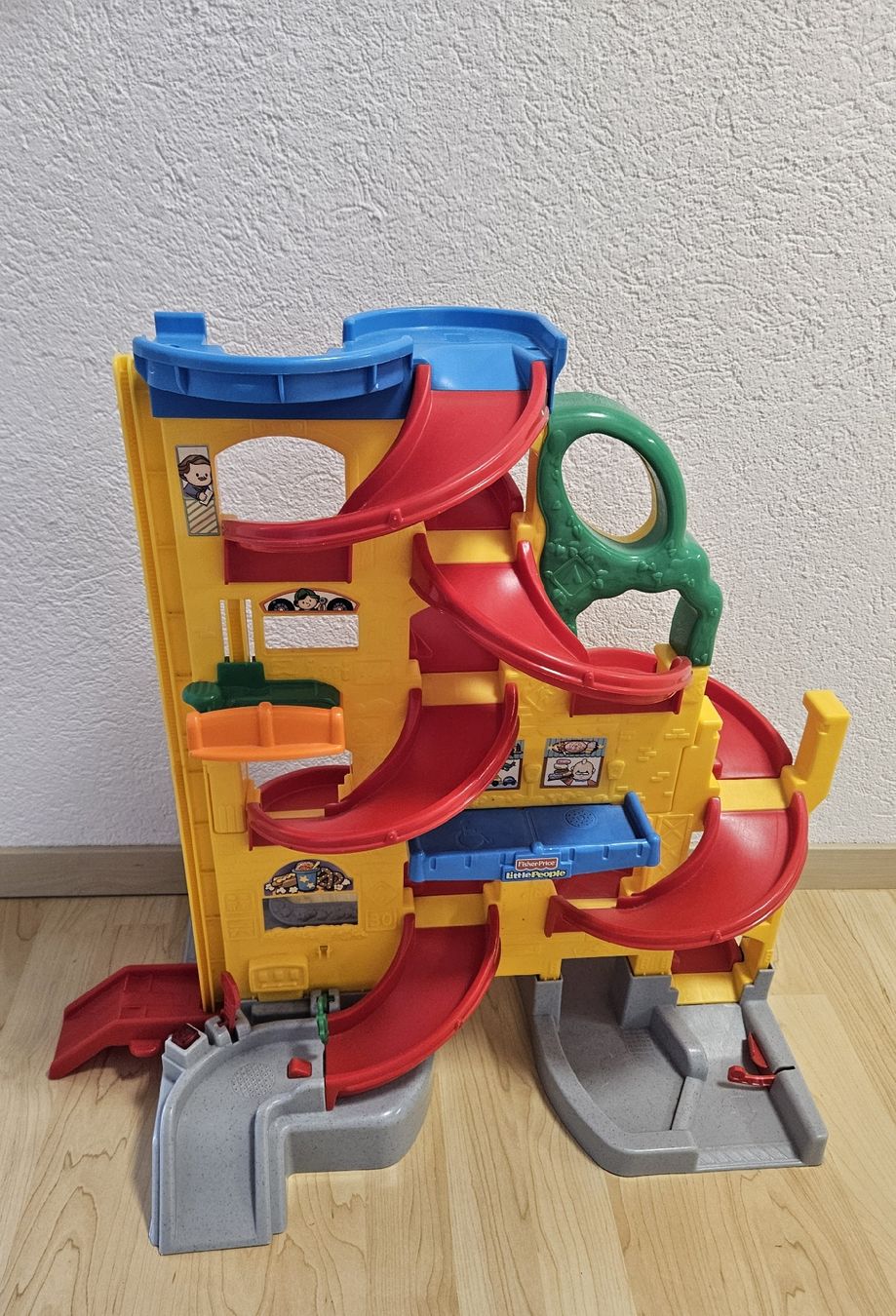 Spielzeuge: Autogarage – Gebraucht aus Wallenwil von Alain2010