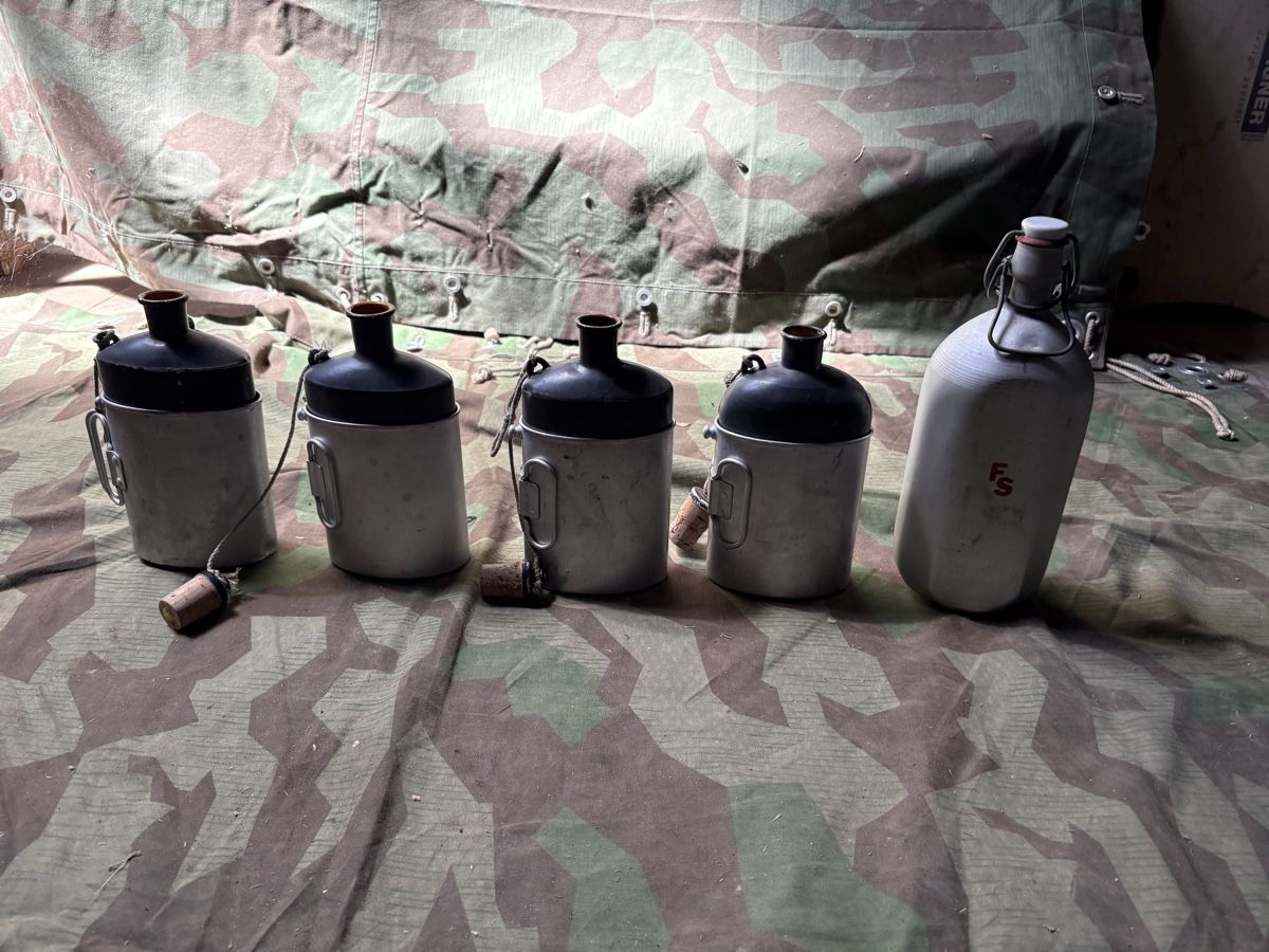 Armée suisse Equipement & pcs de rechange: Schweizer Armee Feldflaschen – D'occasion à Wil ZH par El_Bicho