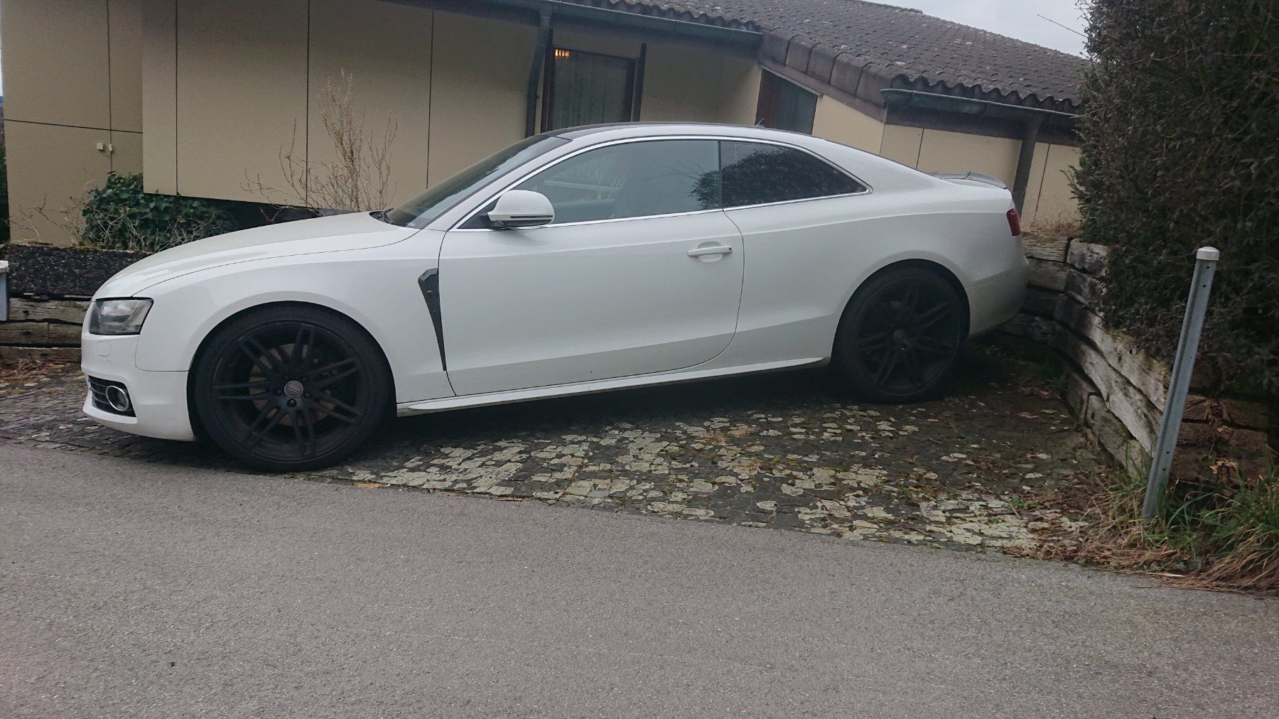 Audi Autos: Audi S5 mit 353 PS weiss 2009 – D'occasion à Grenchen par Zombiepolizist 1