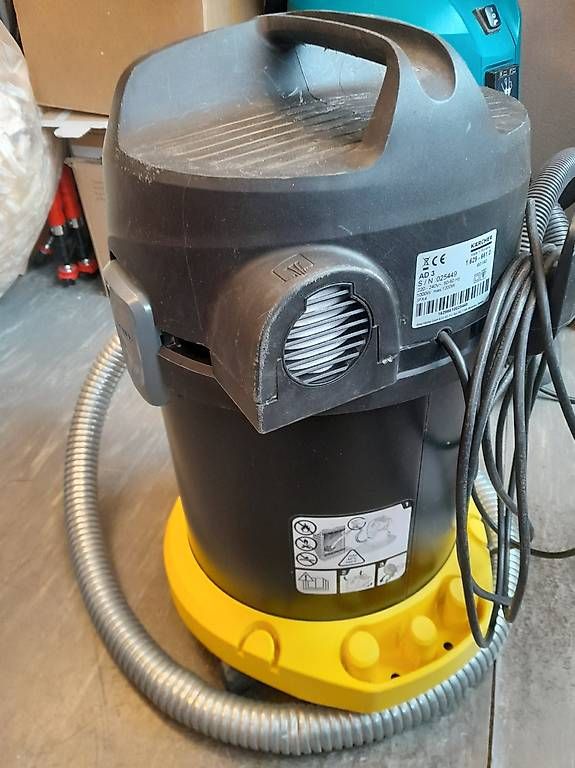 Kärcher Aspirapolveri & Accessori: Aschesauger von Kärcher AD3 – Usato da Biel/Bienne venduto da Fischera 1
