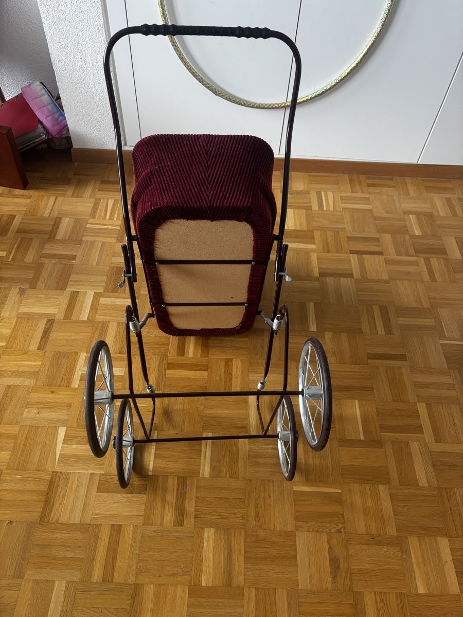 Carrozzine per bambole: Antiker Puppenwagen – Usato da Zürich venduto da CallMeAppetite 4