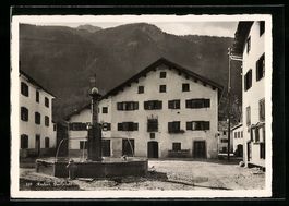 AK Andeer, Dorfplatz mit Brunnen