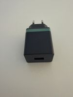 Netzteil USB Ladegerät schwarz gebrauchter Zustand