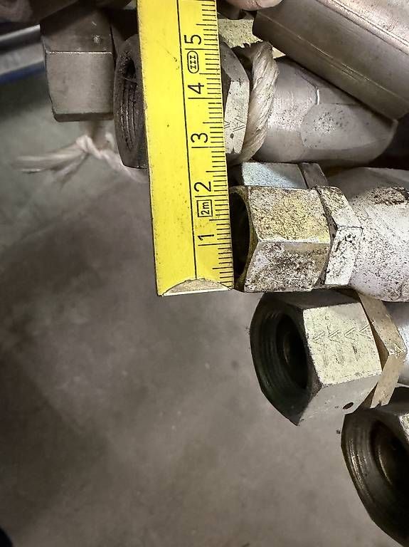 Escavatori: 11 Stk div Hydraulikschläuche ca 140cm lang – Usato da Necker venduto da liq24 4